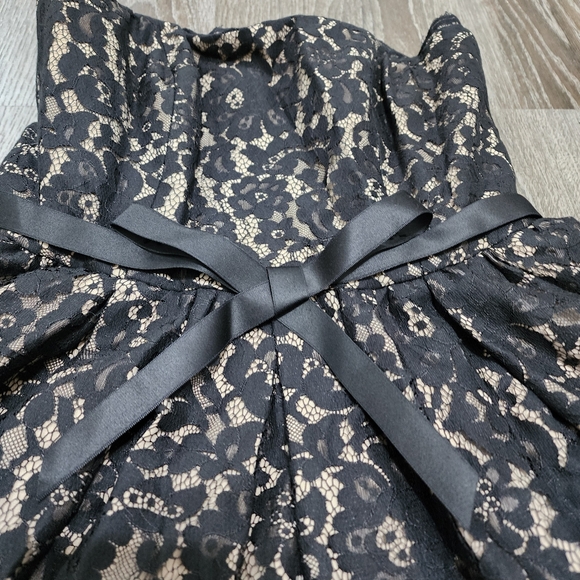 Black Lace Neiman Marcus dress - Picture 4 of 8